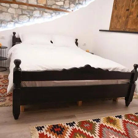 Kokoshi, An Extraordinary Experience. * 培拉特