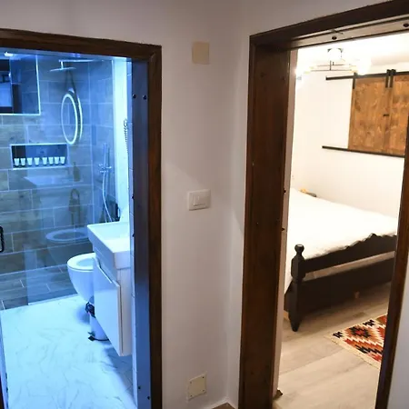 Kokoshi, An Extraordinary Experience. *