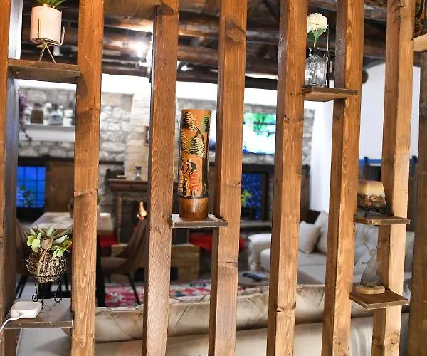 Kokoshi, An Extraordinary Experience. Villa